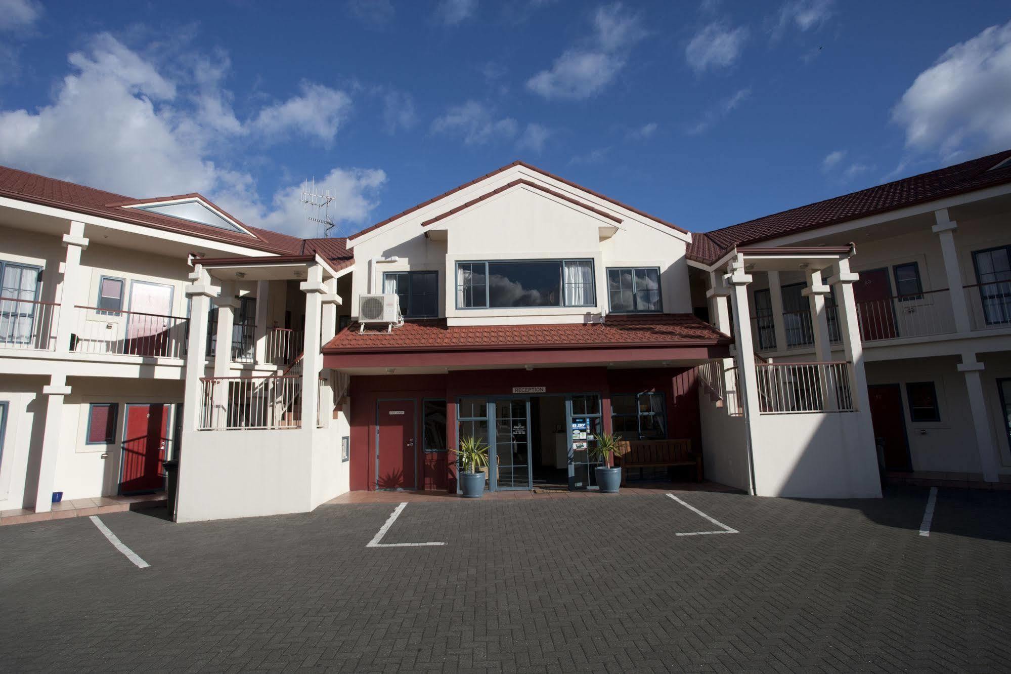 Aubyn Court Spa Motel Palmerston North Esterno foto