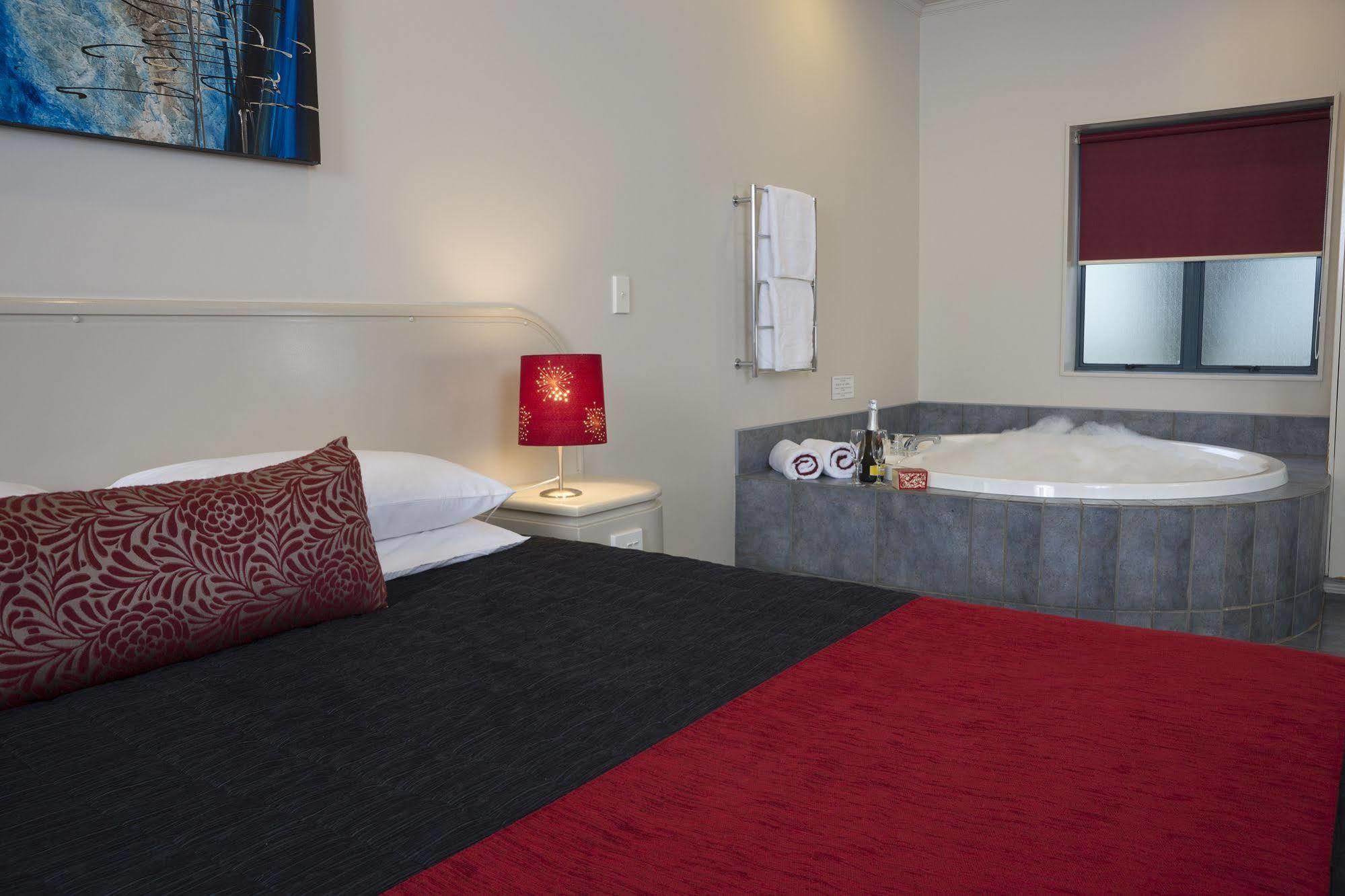 Aubyn Court Spa Motel Palmerston North Esterno foto