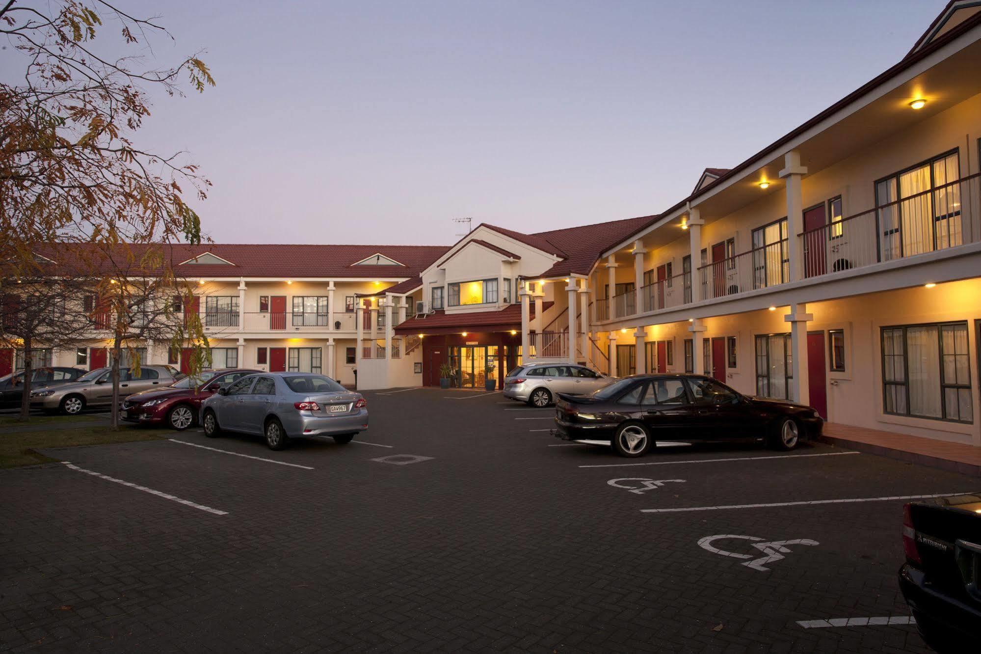 Aubyn Court Spa Motel Palmerston North Esterno foto