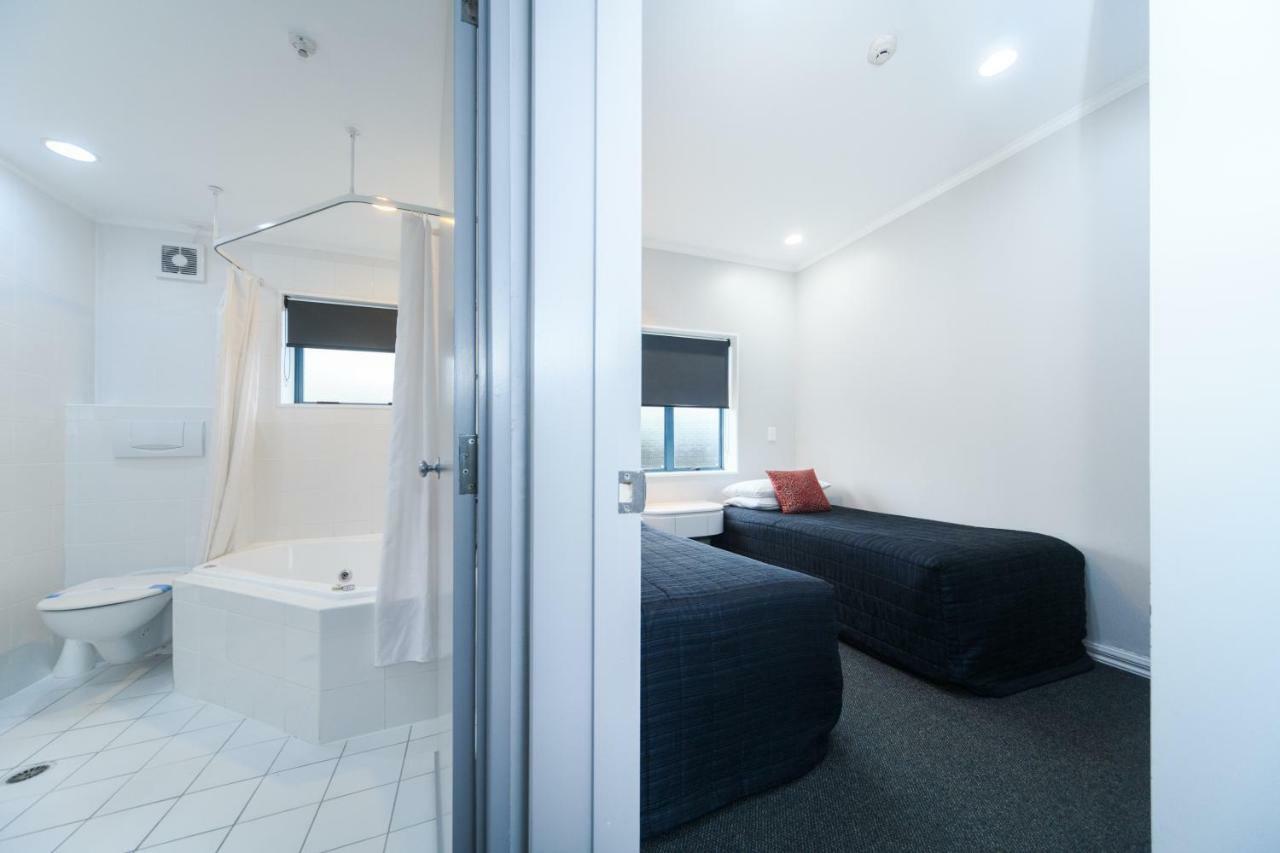 Aubyn Court Spa Motel Palmerston North Esterno foto